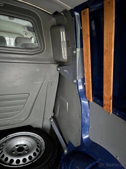 Sedačka + příčka vw T5 - 2