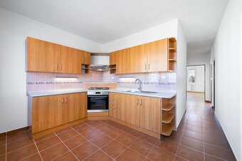 Prodej bytu 3+1, 80 m² - Planá - 2