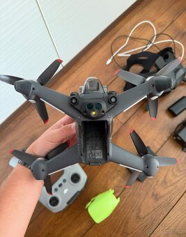 Prodám dron DJI FPV – skvělý stav, málo používaný - 2