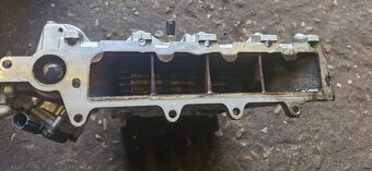 Sani saci potrubi chladic 04l129766ad audi vw skoda - 2