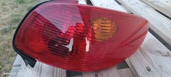 Zadni svetlo - 2
