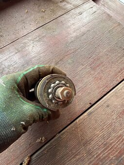 dynamo kotva - Lucas - 2