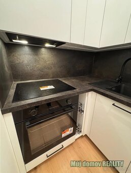 Pronájem krásného, světlého bytu 2+kk po rekonstrukci Praha - 2