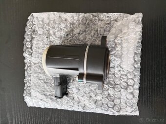 Tesla Model S, X. Servo motor ruční brzdy - 2