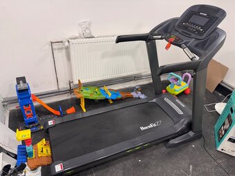 Běžecký pás HOUSEFIT SPIRO 40 iRun - 2