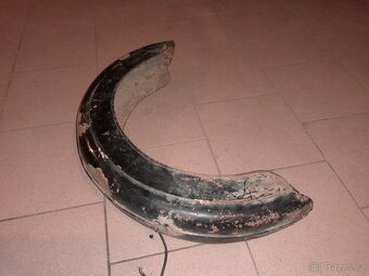 Zadní blatník ČZ 125B, Bt - prohloubený - 2