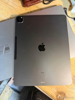 Prodám iPad Pro 12,9" (2021) – 5. generace, 512 GB - 2