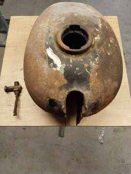 Čz 125t nádrž - 2