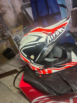 Prodam helmu airoh 55-56 - 2