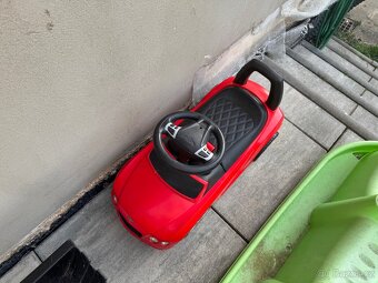 Dětská skluzavka, odrážedlo, šlapací traktor, houpačka - 2