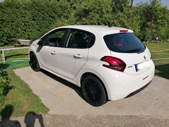 Peugeot 208 - 2