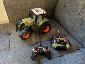 Claas 850 axion na dálkové ovládání. - 2
