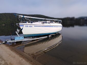 Plachetnice Viko 25 , - 2