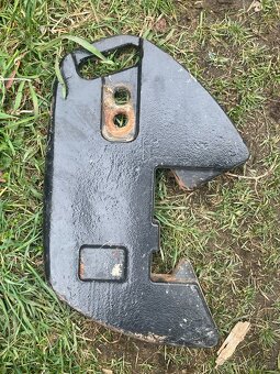 Přední závaží s konzolí na Case JXU nebo Farmall - 2