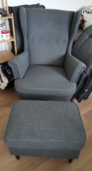 Křeslo "ušák" s podnožkou STRANDMON - 2