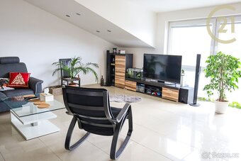 Světlý byt 3+kk s výhledem na lesy – klid a pohodlí v Iva... - 2