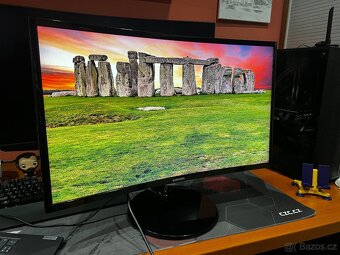Prohnutý LCD monitor Samsung C27F390FHU 27" FullHD - 2