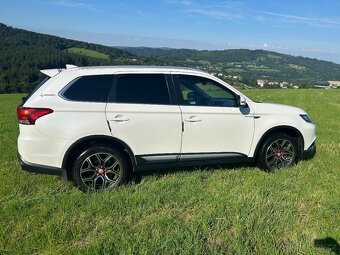Mitsubishi Outlander III 2,0i 110kW 4x4 r.v.2019 7míst - 2