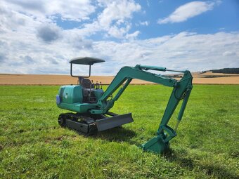 JAPONSKÝ MINIBAGR KOMATSU PC10-7 2700KG - 2