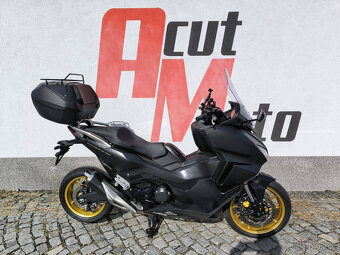 Honda Forza 750 - 2
