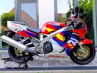 Honda CBR 900RR Fireblade - 2