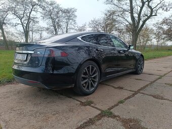 Tesla model S - 2