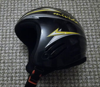 Lyžařská helma značky Mivida - 2