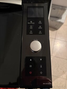 Rezervace - Mikrovlnka Panasonic NN-DF383BEPG - 2