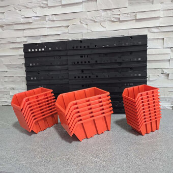 Závěsný plastový organizér s 24 boxy - 2
