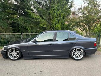 BMW E36 320i - 2