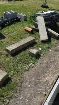 Silniční obrubnik - 2