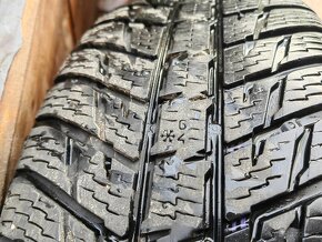 Prodám zimní pneu Nokian 225/65 R17 - 2