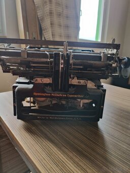 Psací stroj Remington - 2