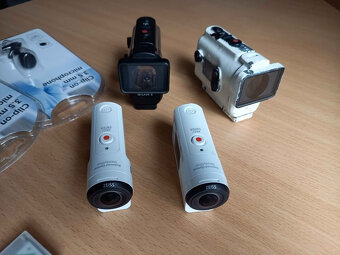 Dva kusy SONY FDR X 3000 + vybavení - 2