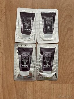 Sisley set 23 ks - 2