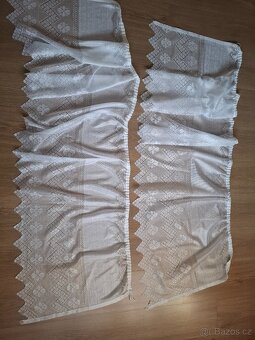 Nová záclona s řasící páskou. Délka 2,2 m, výška 55 cm. 2 - 2