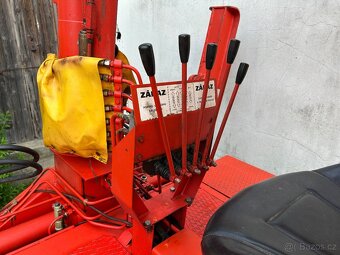 Nakladač 525 - 2