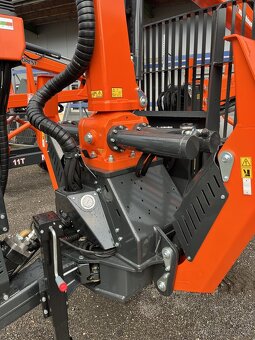 Vyvážecí přívěs vyvážečka MTM 13T s rukou 7,3m Estonsko - 2
