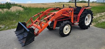Malotraktor Yanmar FX 435 s čelním nakladačem - 2