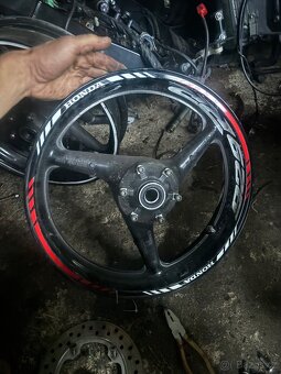 Kola na Honda CBR 929RR a 954RR Fireblade 00-03 - 2