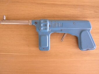 Staré hračky - samopaly - 2