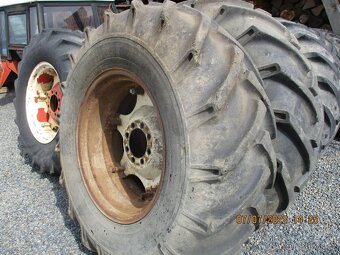Zadní kola zetor uřI 18.4-30. - 2