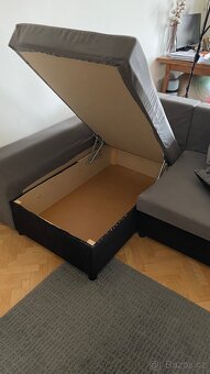 Šedý rozkládací gauč - 2