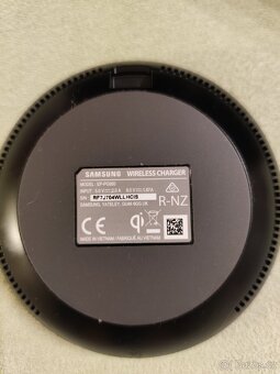 Bezdratová nabiječka Samsung EP-PG950 - 2