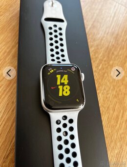 Prodám Apple Watch SE 44 2020 - 2