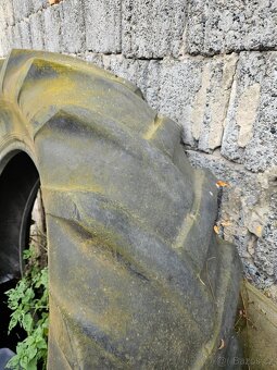 16,9 x 30 pneumatika - 2