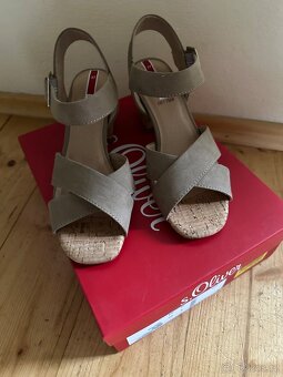 Sandále na podpatku - 2