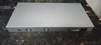 UniFi Switch US-16-150W (16x PoE+, 2x SFP) - 2