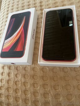 Apple iPhone SE 64 GB - 2