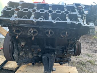 BMW E46 rozebraný motor 320d - 2